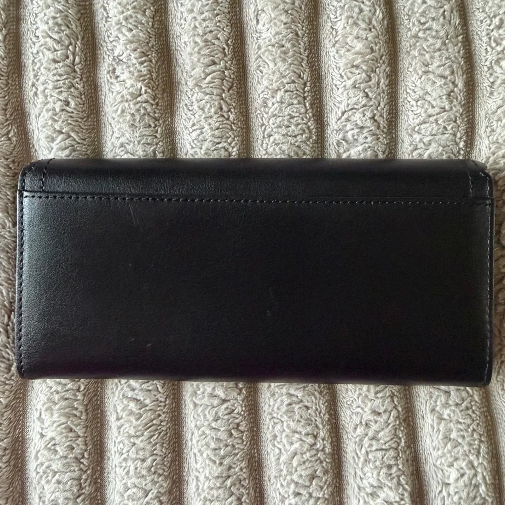 Kate Spade Black Scalloped Leather Continental Wallet Snap‎ Closure Gold Logo